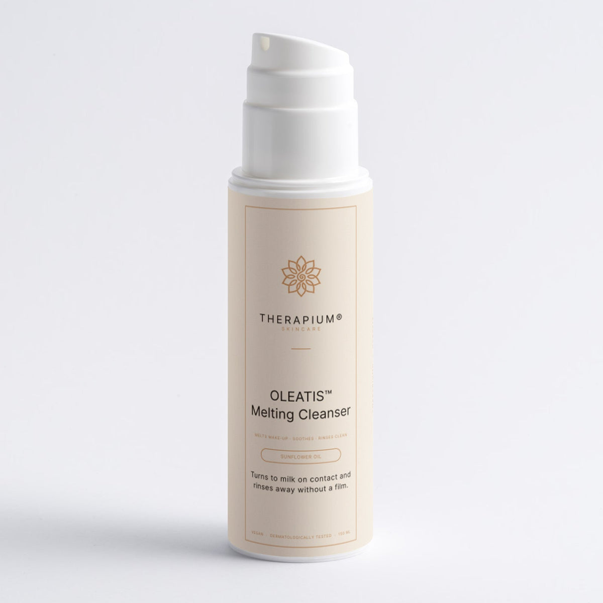 Therapium OLEATIS™ Melting Cleanser, studio photo